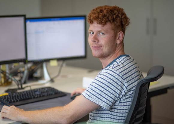 <span itemprop='givenName'>Nick</span> <span itemprop='familyName'>Schütz</span>